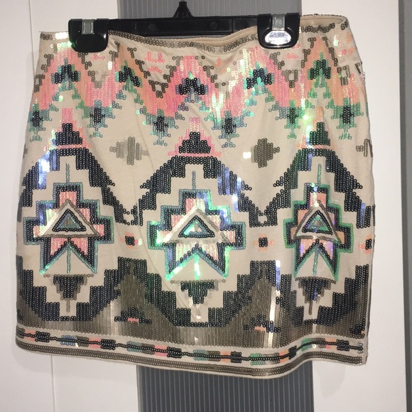 Sequin tribal Express mini skirt - Picture 1 of 4